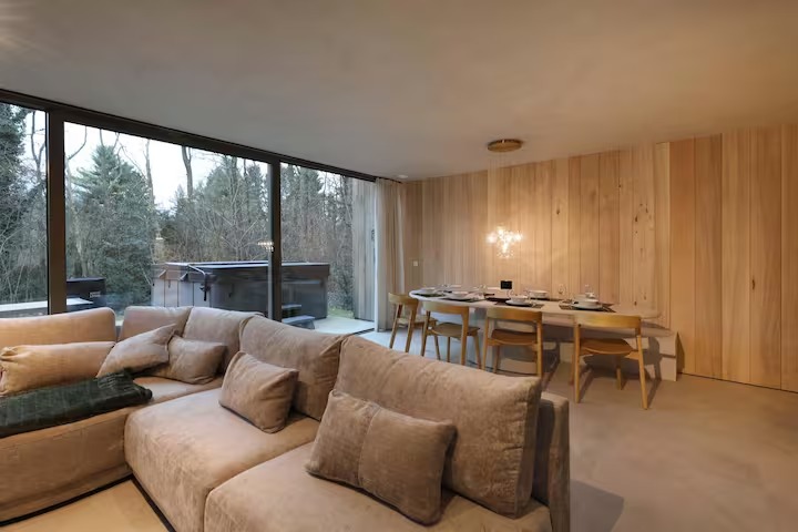 Luxury Forest Lodge with Private Jacuzzi in Belgian Limburg