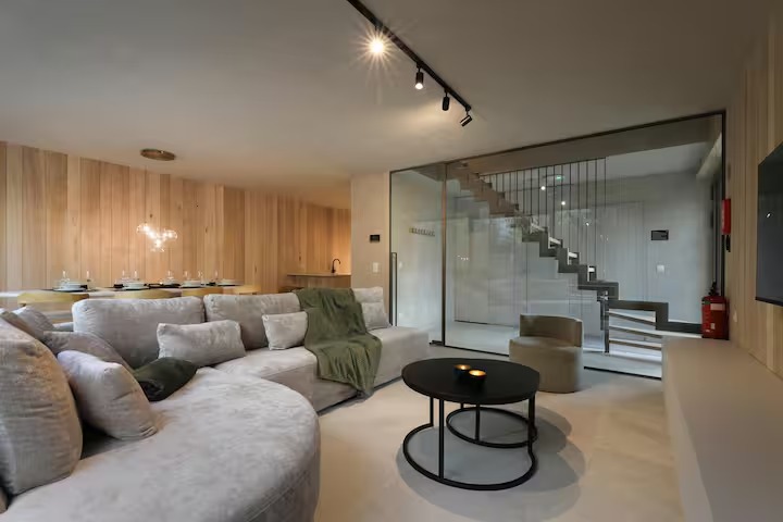 Luxury Forest Lodge with Private Jacuzzi in Belgian Limburg