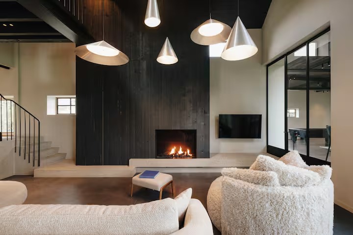 Luxury Countryside Villa with Entertainment Room