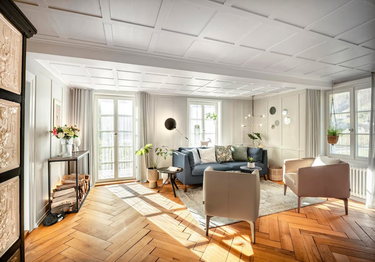 Luxury Lake & Mountain Apartment with Private Garden
