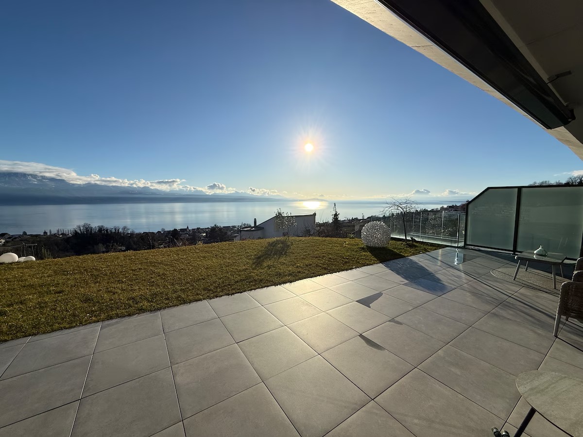 Luxury Lake Geneva Apartment with Panoramic Terrace & Garden