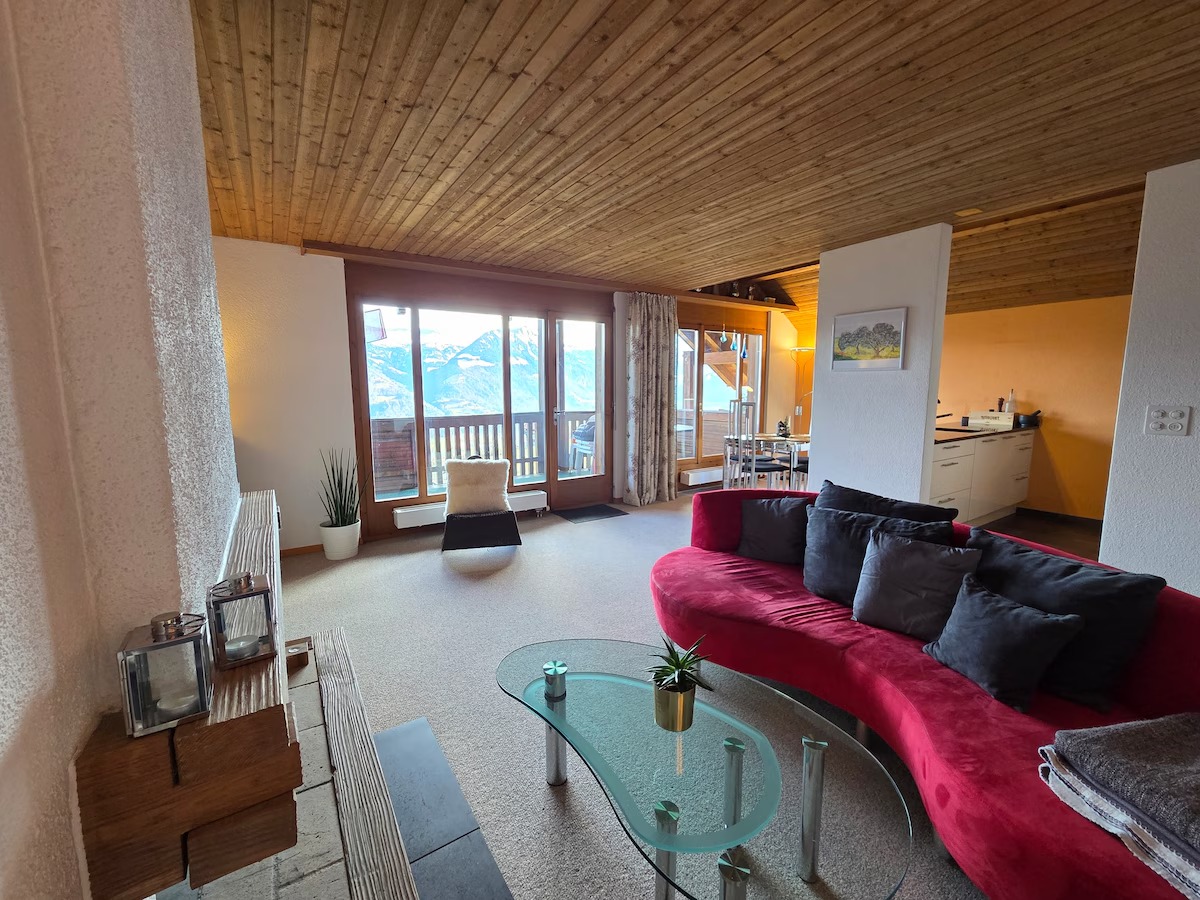 Cozy Mountain View Apartment with Balcony & Lake Panorama in Sarnen