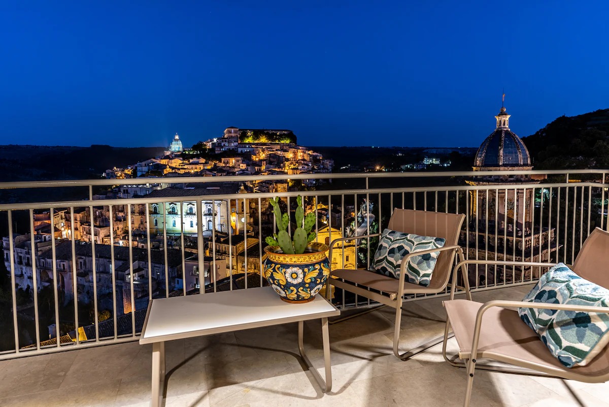 Luxury Panoramic Suite with Private Terrace in Historic Ragusa Ibla