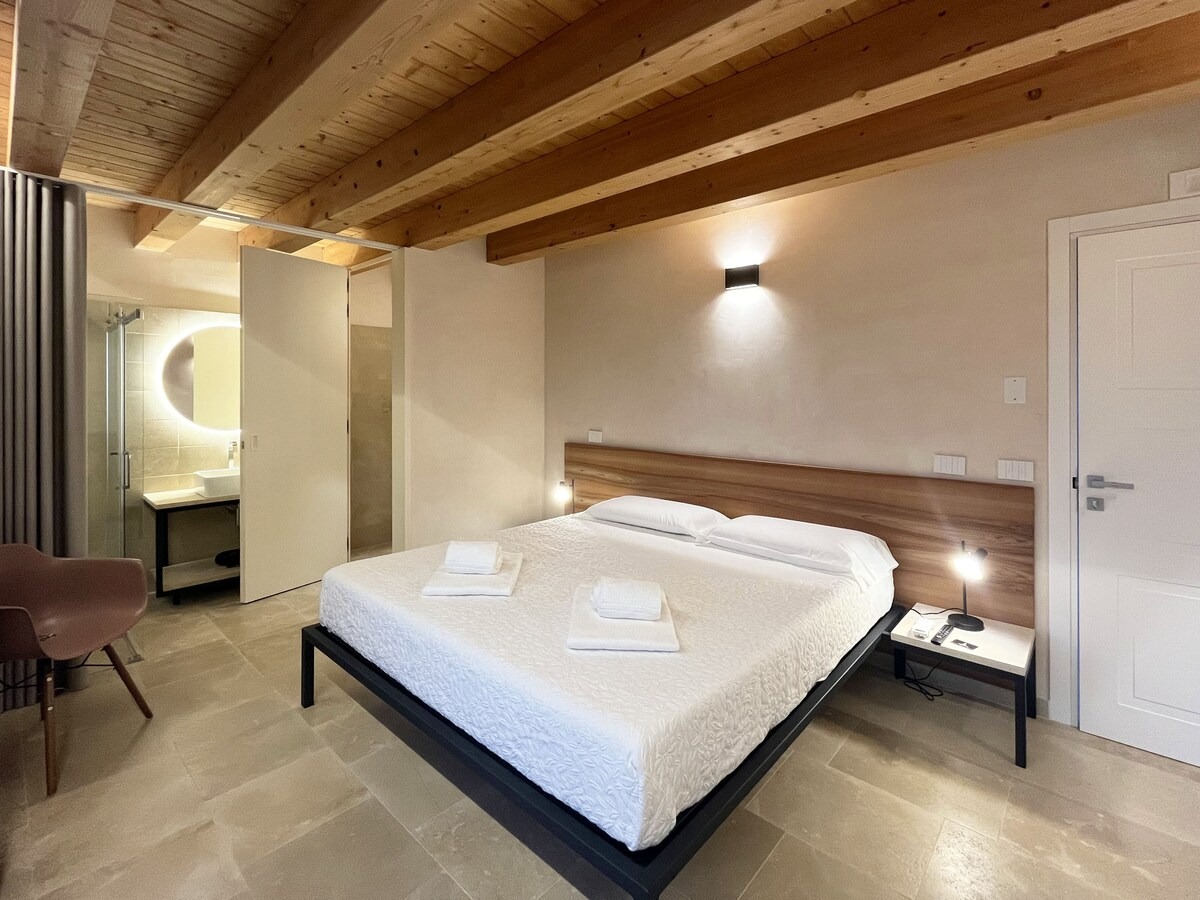 Luxury Panoramic Suite with Private Terrace in Historic Ragusa Ibla