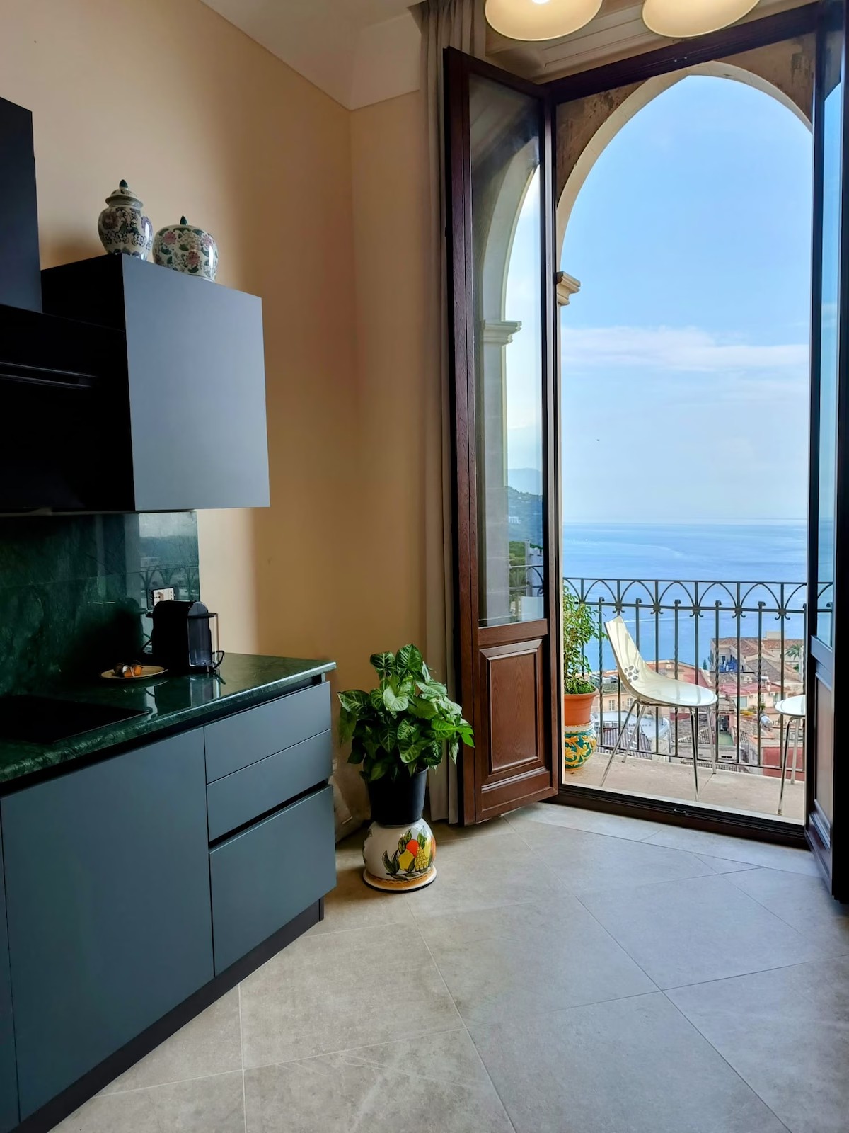 Elegant Apartment with Sea Views in the Heart of Taormina