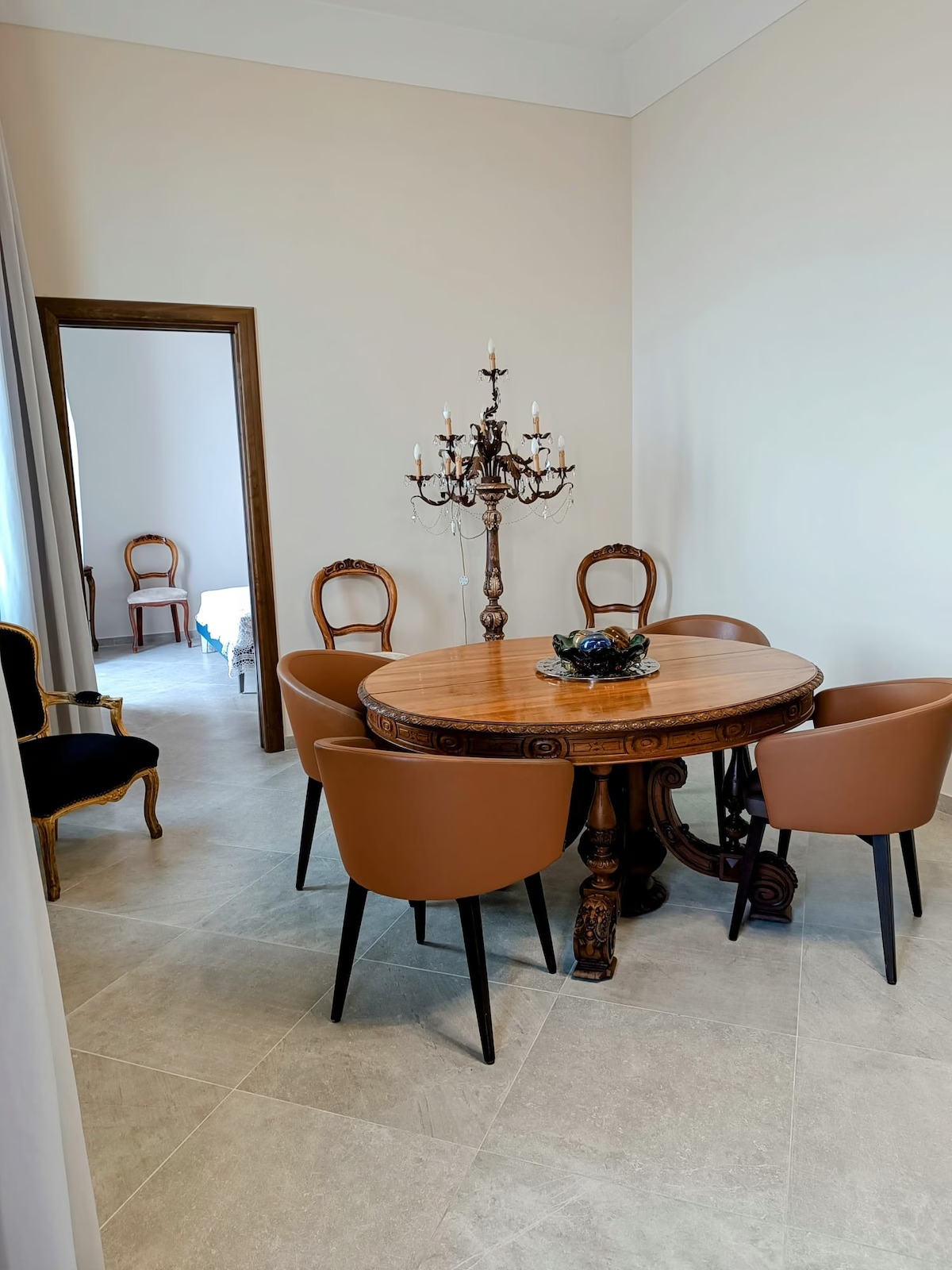 Elegant Apartment with Sea Views in the Heart of Taormina