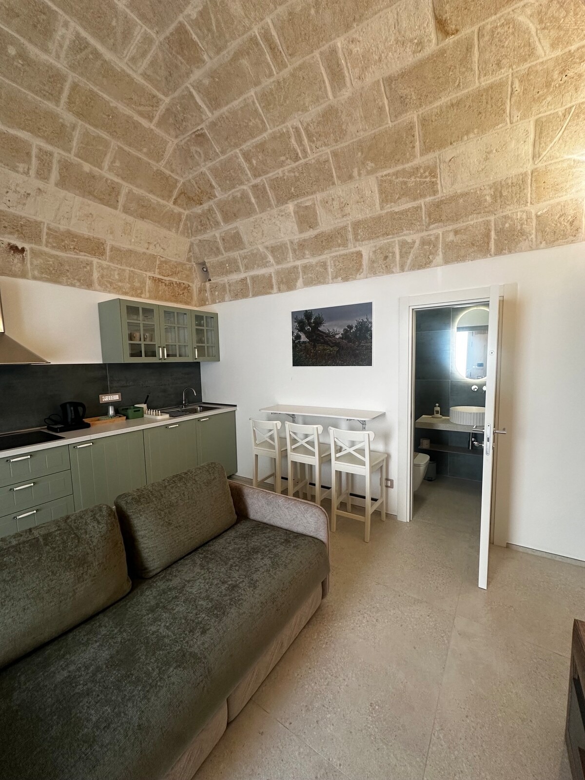 Apartment with Private Jacuzzi in the Heart of Monopoli