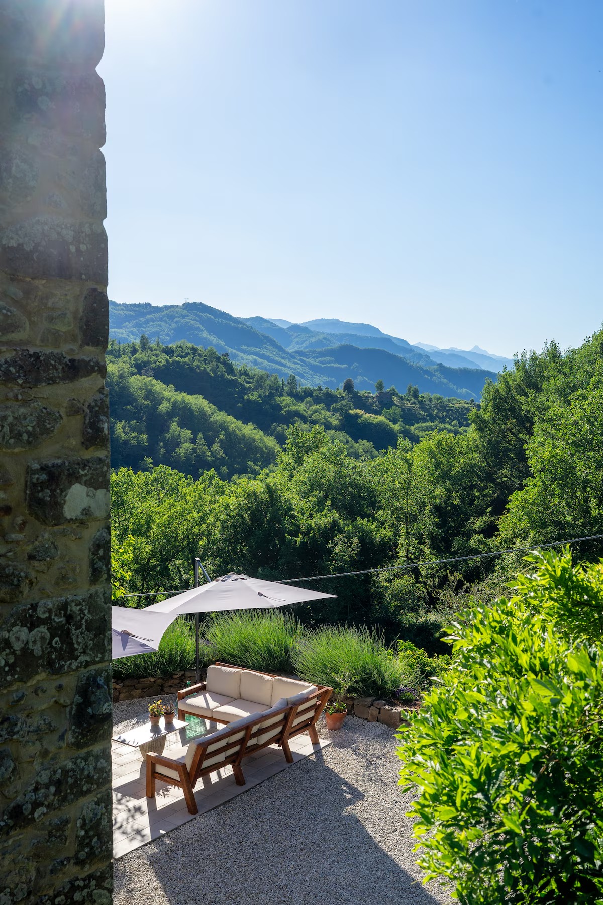 Boutique Vineyard Cottage with Panoramic Mountain Views in Tuscany