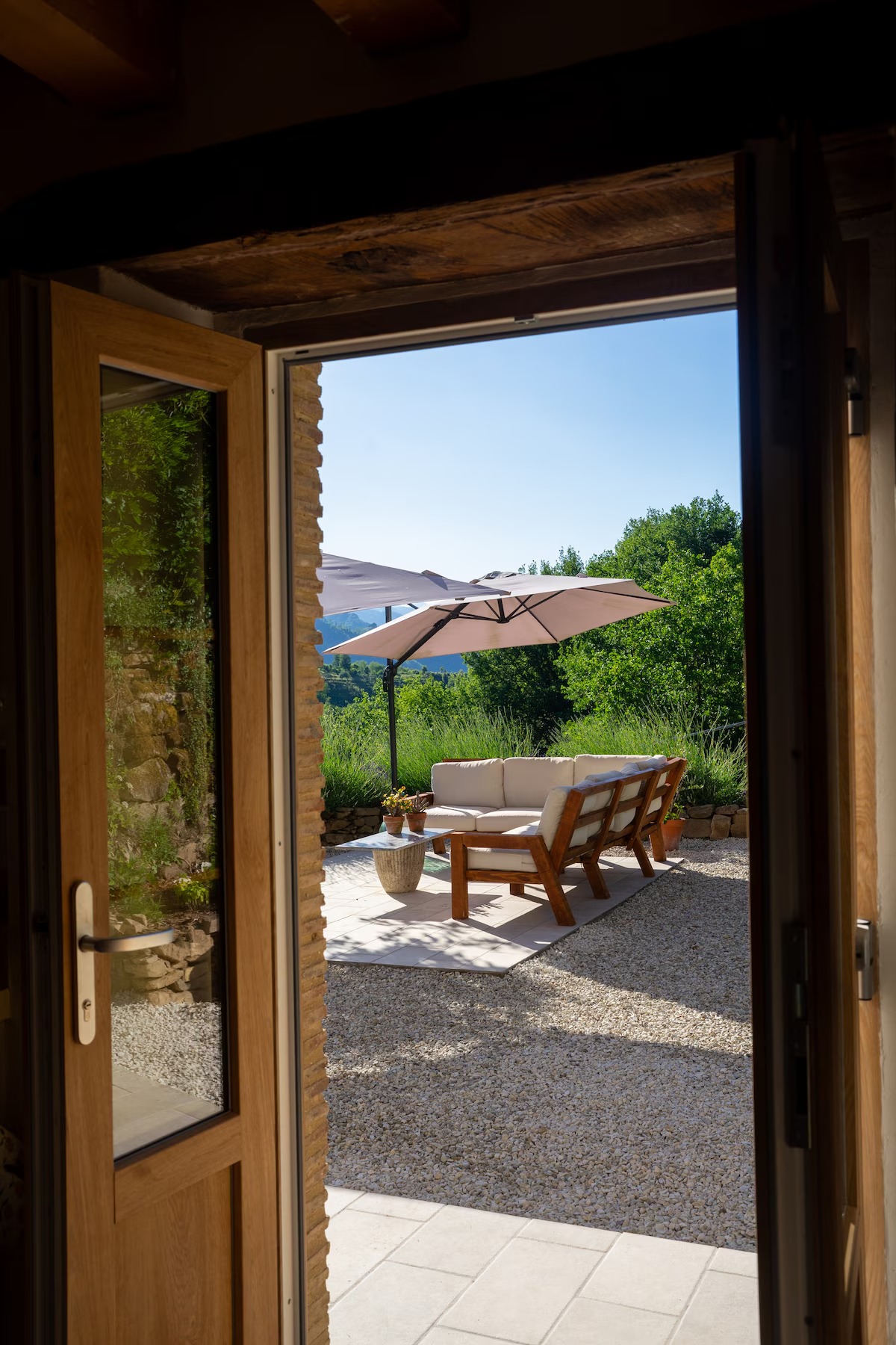 Boutique Vineyard Cottage with Panoramic Mountain Views in Tuscany
