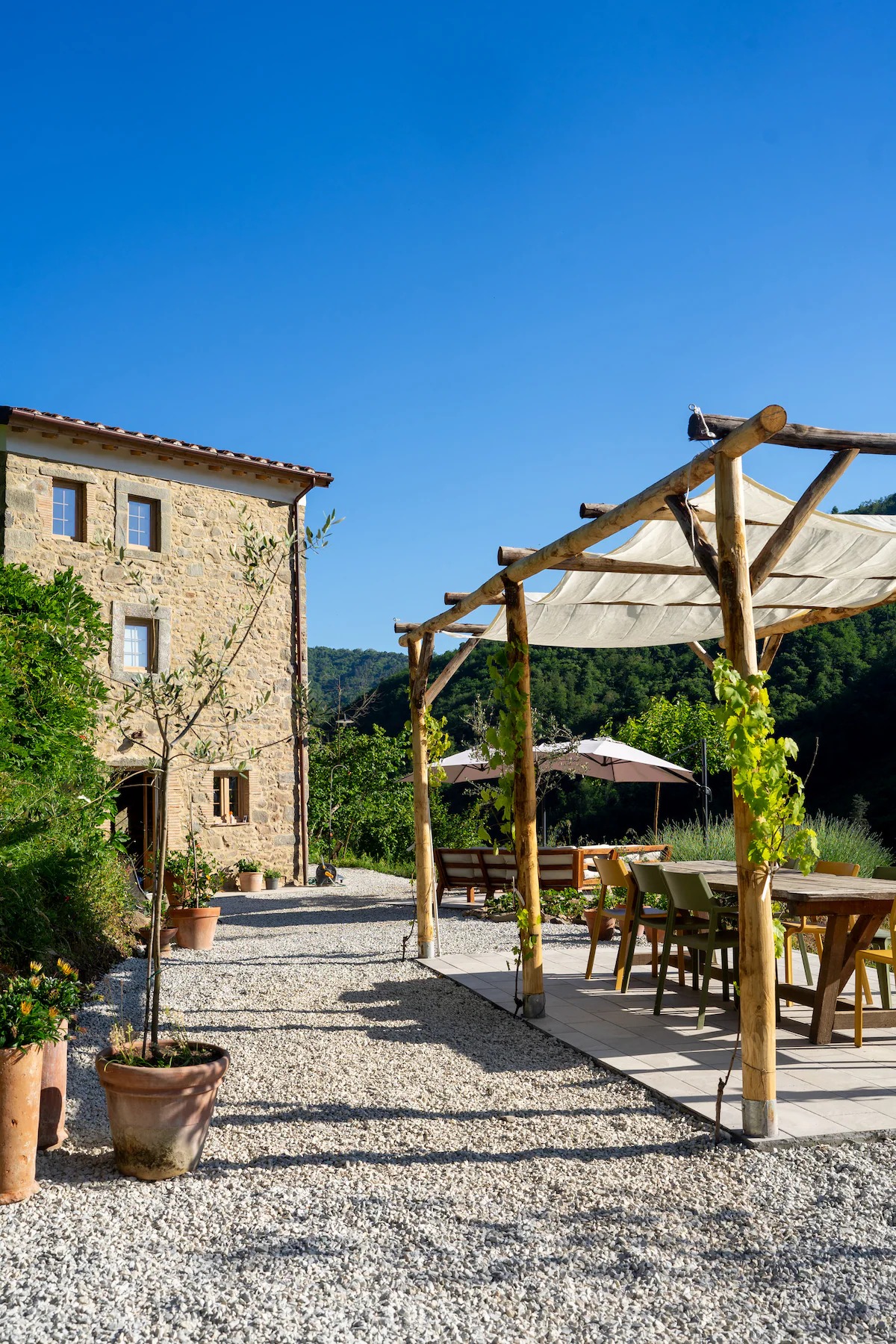 Boutique Vineyard Cottage with Panoramic Mountain Views in Tuscany