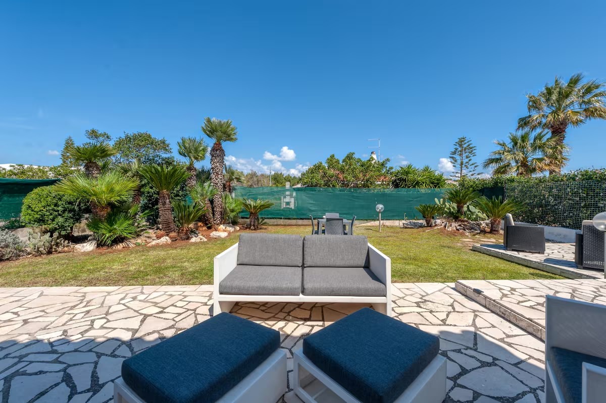 Holiday Home with Private Jacuzzi Near the Beaches of Puglia