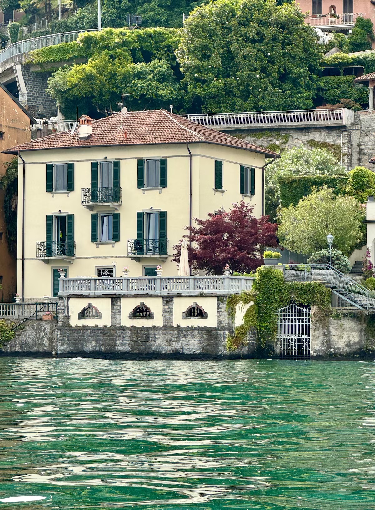 Lakefront Apartment with Private Access on Lake Como