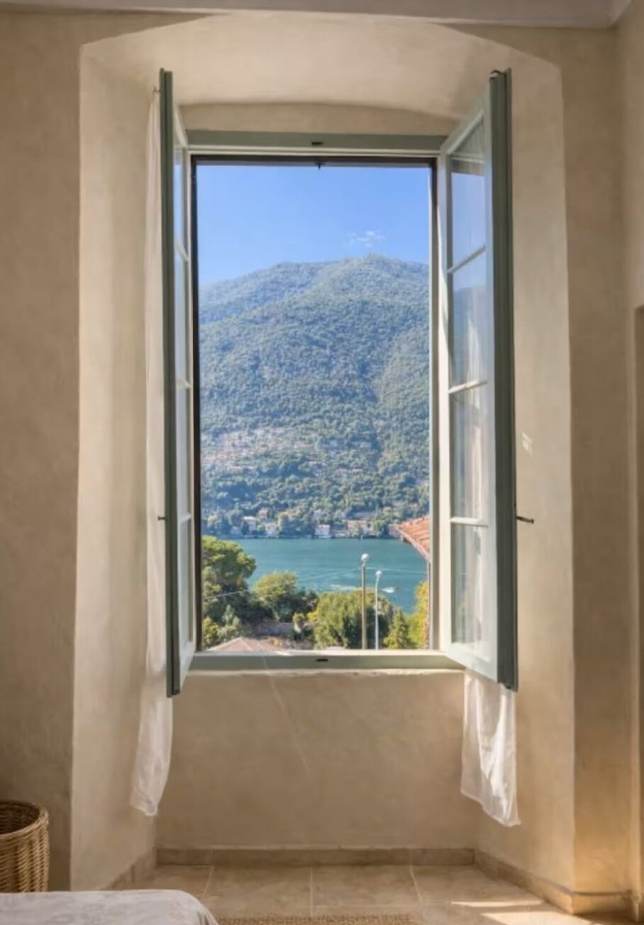 Historic Lake Como House with Panoramic Views in Charming Torno