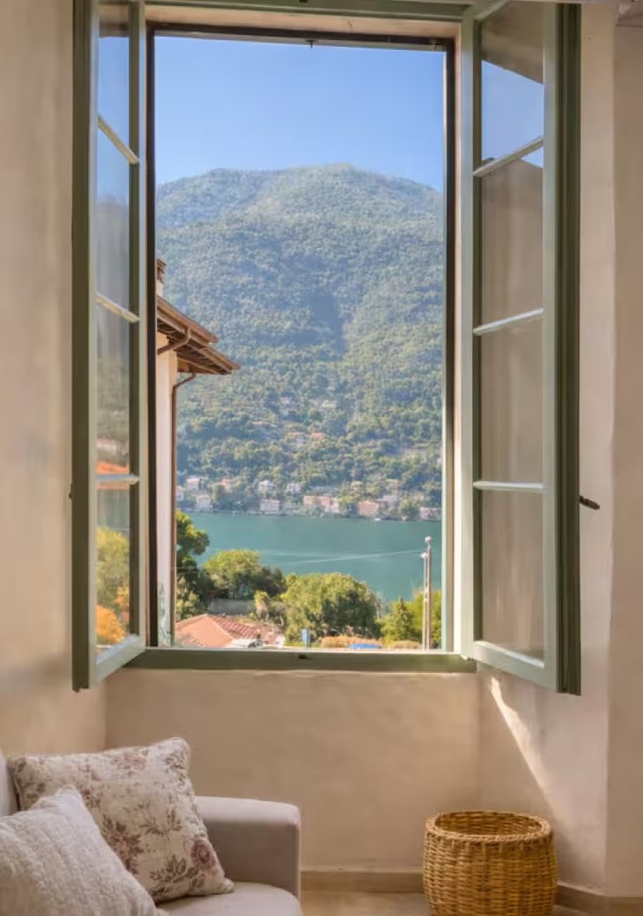 Historic Lake Como House with Panoramic Views in Charming Torno