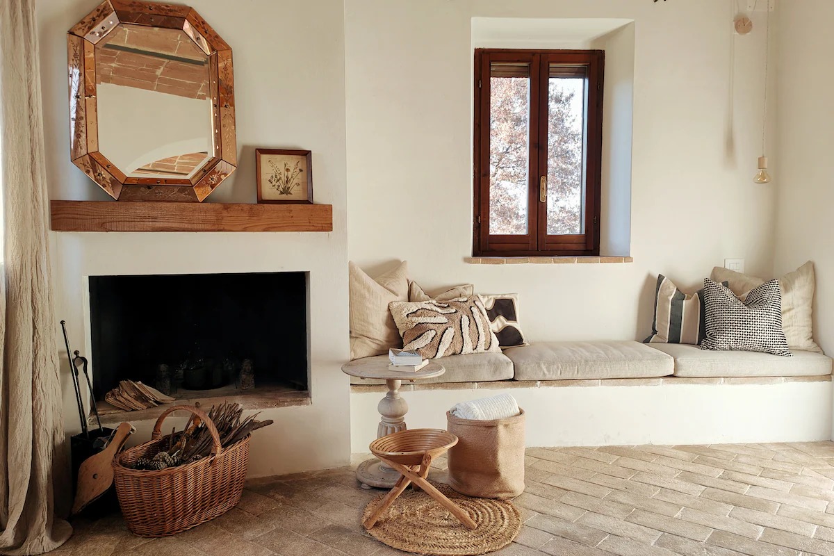 Historic Umbrian Villa with Pool, Olive Grove & Panoramic Valley Views