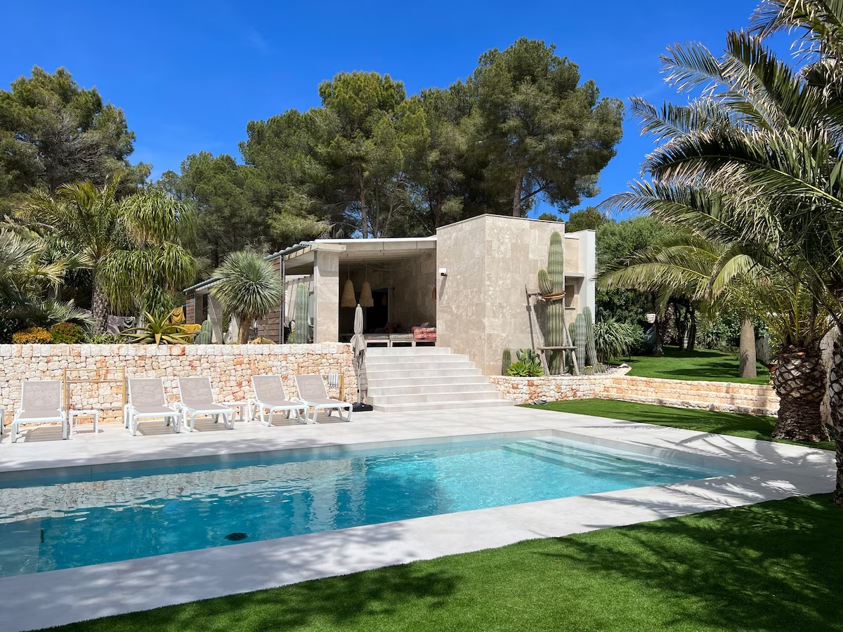 Luxury Menorca Villa with Heated Pool & Tropical Garden