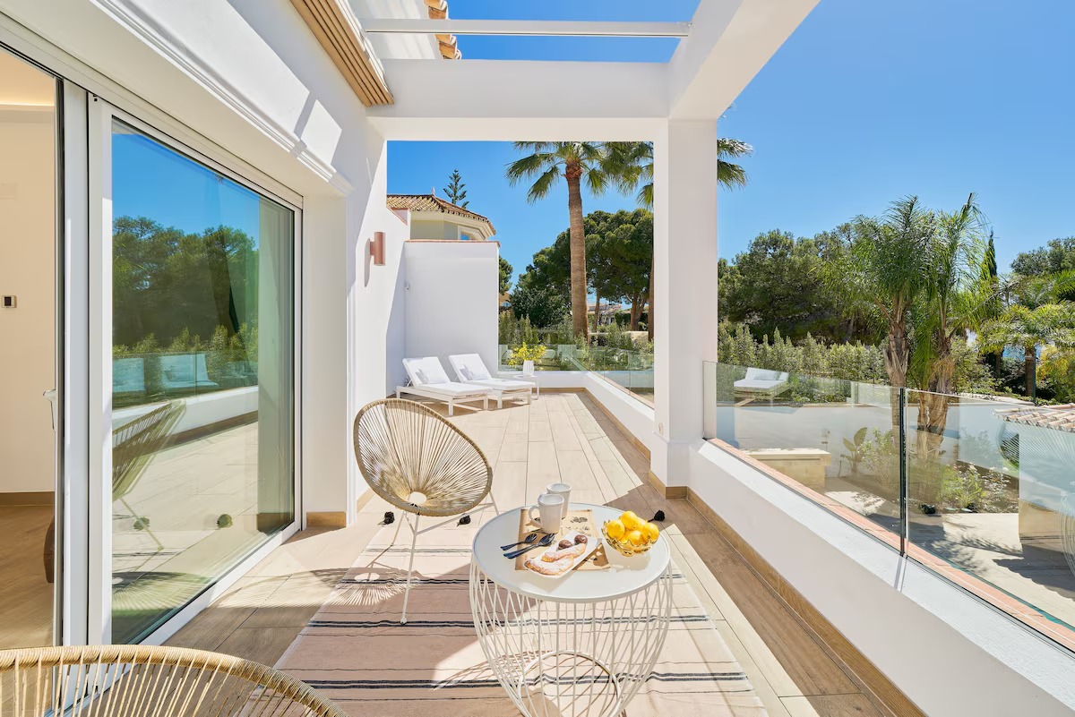 Luxury Málaga Villa with Heated Saltwater Pool & Outdoor Kitchen